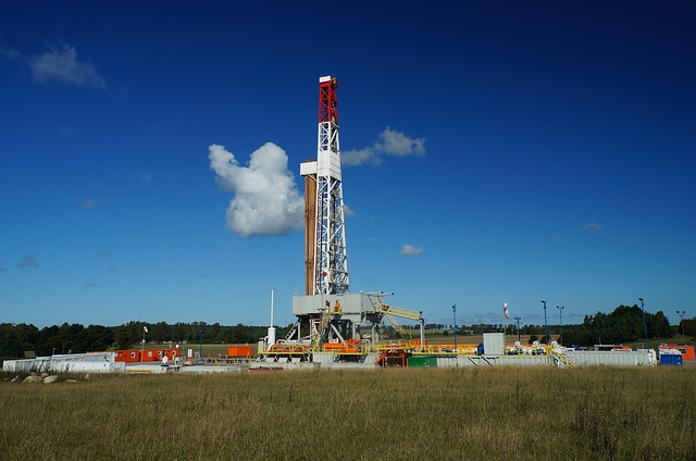 image of natural gas rig