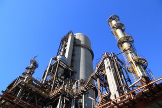 image of oil refinery